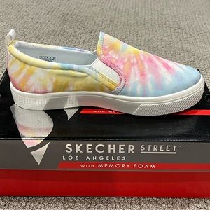 NEW Womens Skechers Poppy-Hippy Hype slip on sneakers